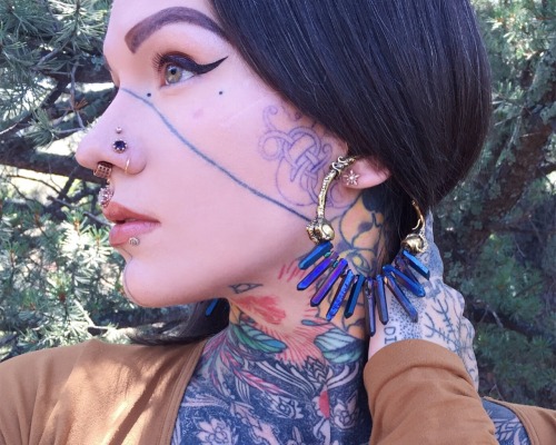 shannakeyes:Day in the woods in my @diabloorganics