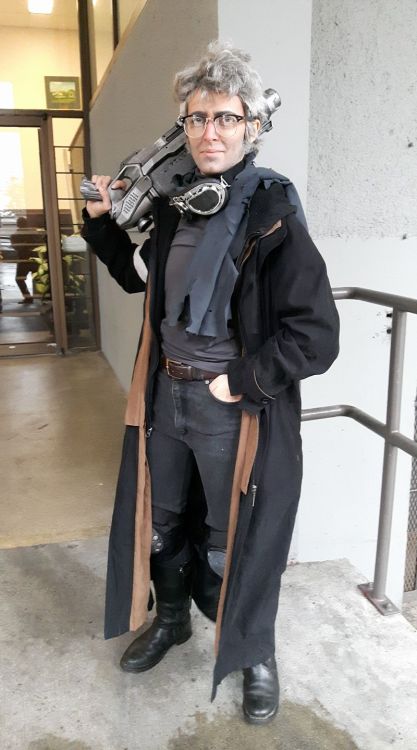 mistrel-fox: garrulousgibberish:  strampunch:  SO! First Halloween here in Vancouver, and the studio