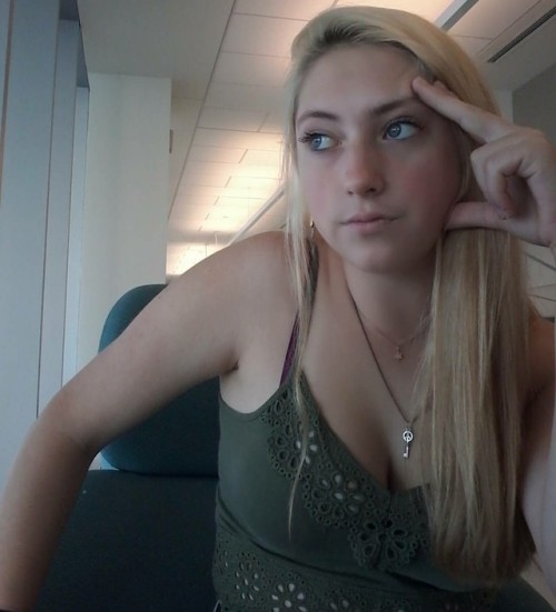 abby18amazing:TaraImages: 39Free sign-up: Yes.Looking for: MenProfile: HERE