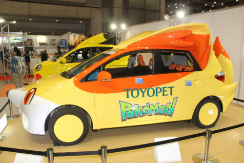 t-jaye:pokemon-global-academy:Pictures from Tokyo Toy show 2014 where Pokemon Car Fennekin Edition w