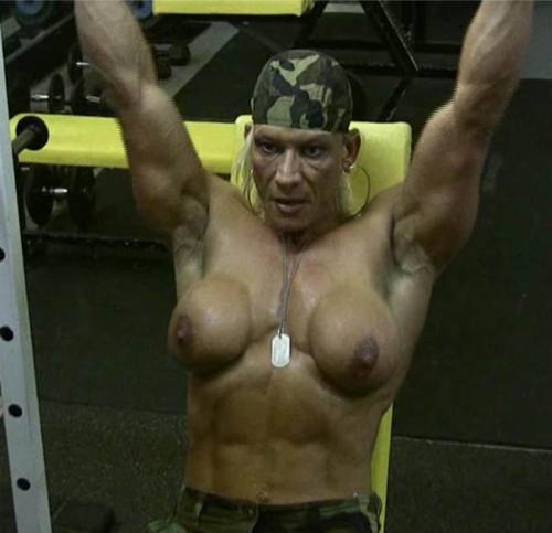 all-musclegirls:  *************************** Diszkrét masszőrférfi házhoz megy Budapesten, és környékén Masszázs az ön otthonában, hotelban, bárhol… http://masszorferfi.5mp.eu  mobile phone: +36-20.339.31.18 email: masszorferfibp@gmail.com 