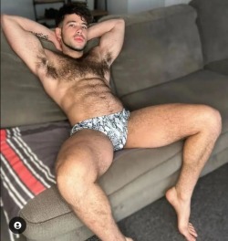 brian2000sblog:Sexy hairy man 