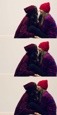 lipstick-lesbian:  ♀♡♀ 