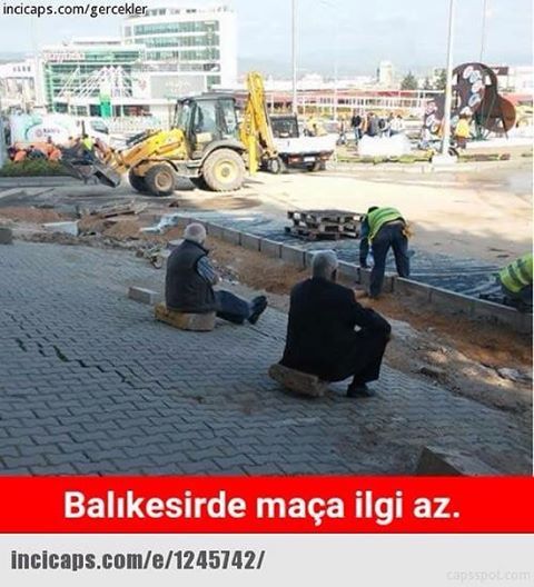 Balıkesir'de maça ilgi az.