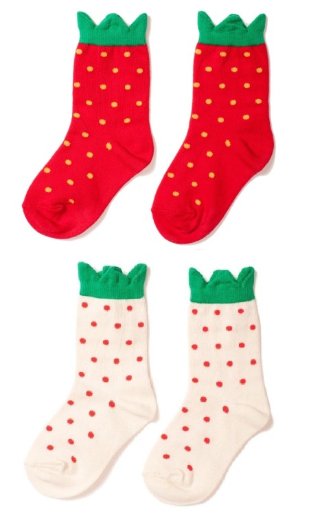 dumpsterdiva:  secretprettythings:  Strawberry socks by Hansel from Basel  are ya serious 