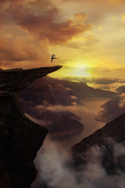 atraversso:  Trolltunga sunset | Norway 