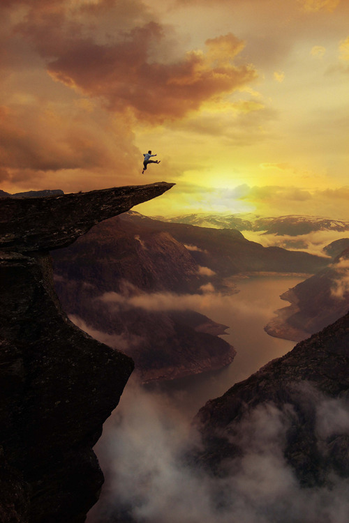 atraversso:Trolltunga sunset | Norwayby Opplev Odda