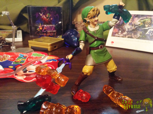 fuckyeah-nerdery: zethofhyrule: …And I thought Link liked Mario… I fucking love this b