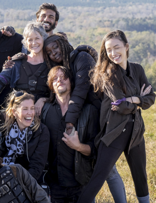 dailytwdcast:    The Cast of The Walking Dead behind the scenes of Season 8 Episode