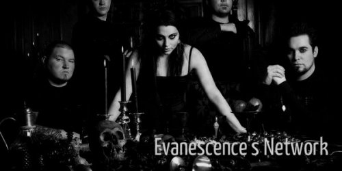 e-s-p-e-c-t-r-o-s:  Evanescence’s Network  Rules:    - Mbf me    - Reblog this post, (Likes won’t count)    - Be a b&w blog    - Be a active blog I’ll choose 10 blogs that left in my 10 Evanescence’s favorites songs.