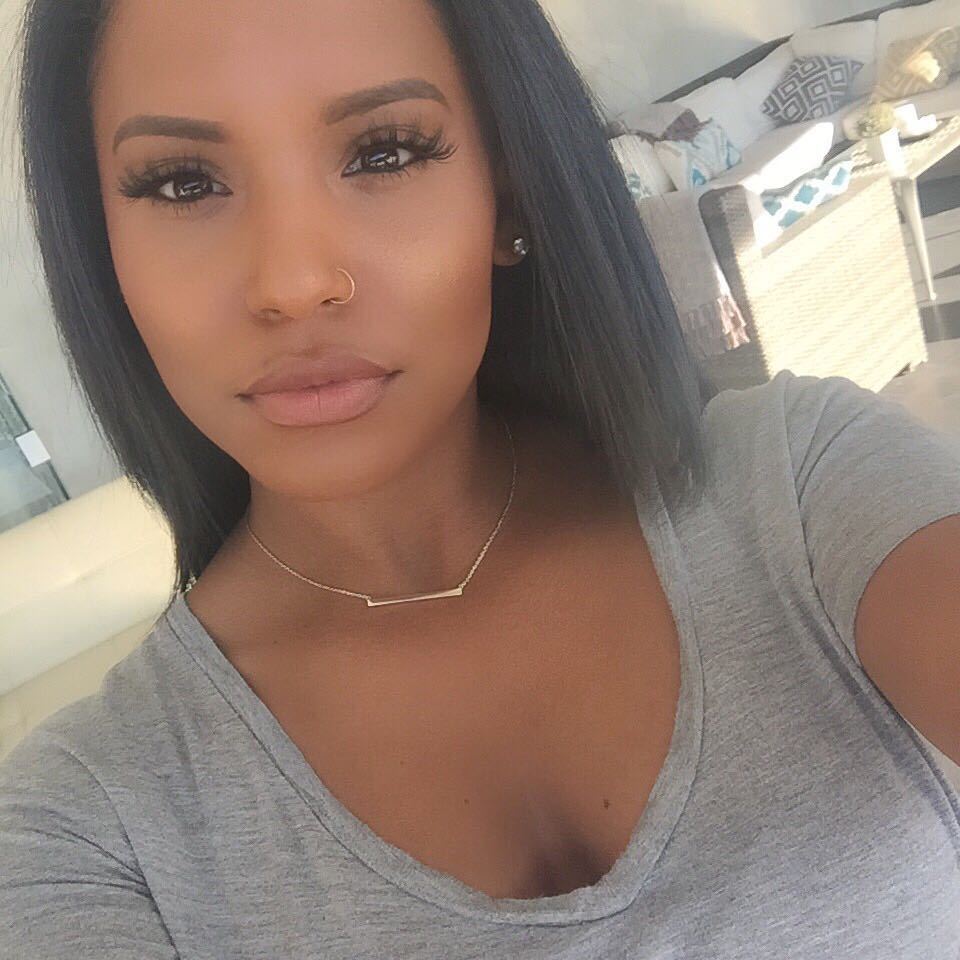 jaiking:  reggieslim-blog:  ratedthickent:  PULLIN OUT OR NAH?  You’re beautiful