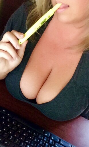 bigdaddysgirl71:  Being a very, very naughty little girl at work today. Wishing for