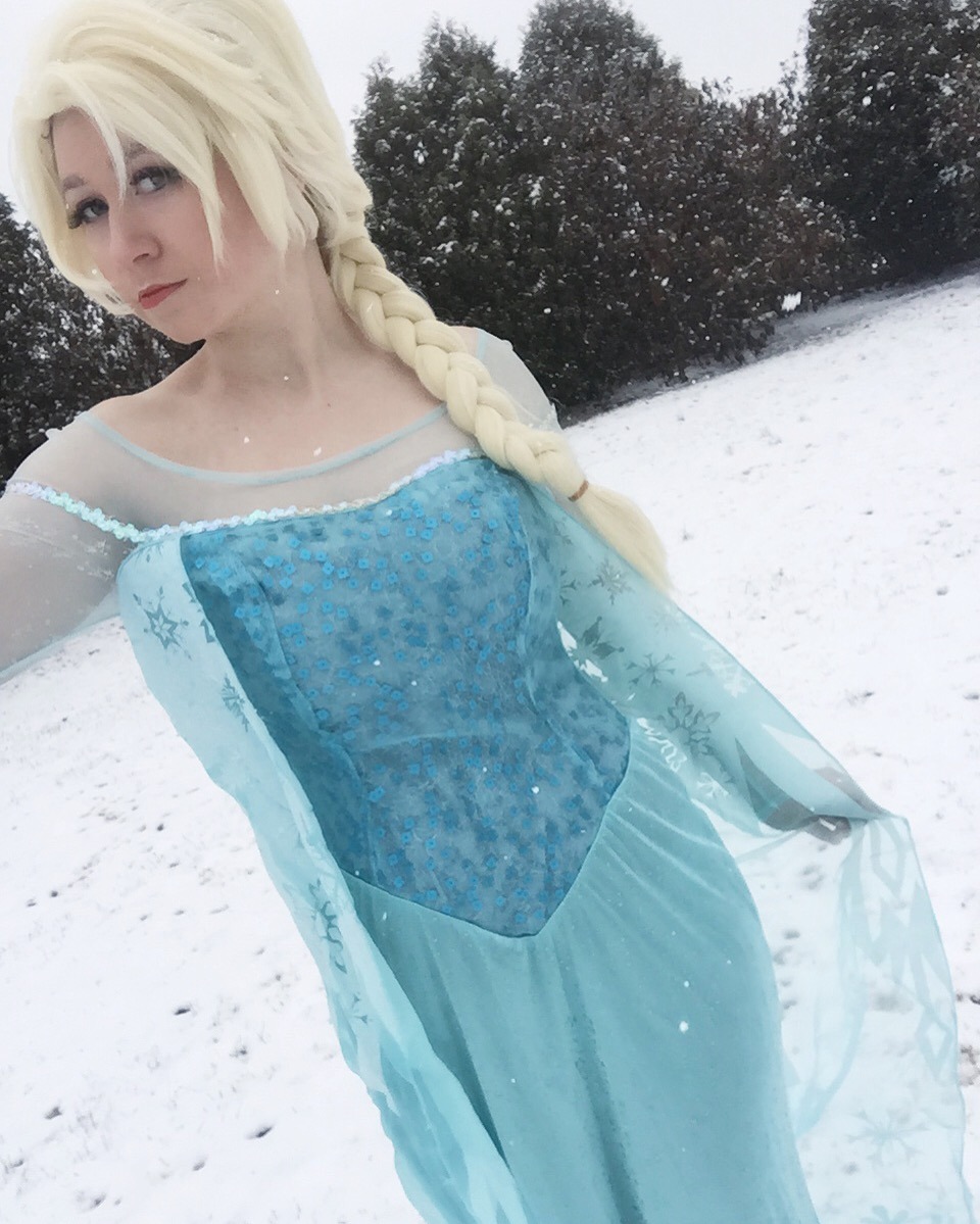 usatame:  Snow day? go out and play in cosplay of course…..lolHave some selfies