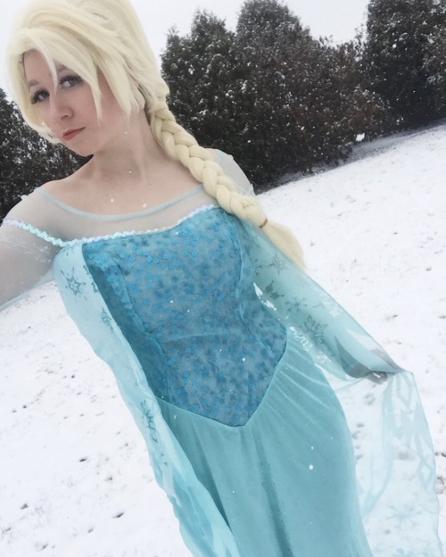 usatame:  Snow day? go out and play in cosplay porn pictures