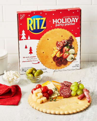 Porn grooveland:https://nerdist.com/article/giant-ritz-cracker-doubles-as-serving-platter/ photos