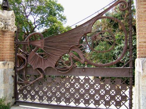 thefabulousweirdtrotters: Dragon Gate of Gaudi - Barcelon - Spain