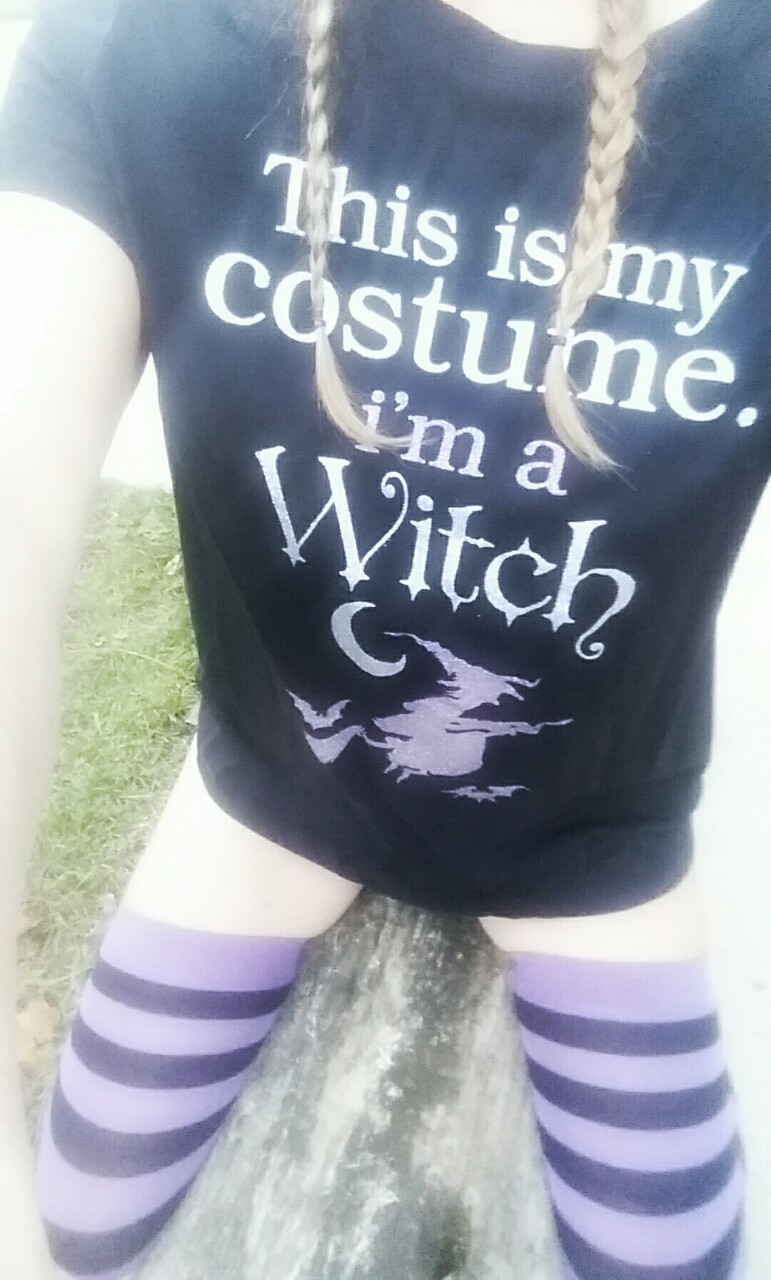 swayisme:  Happy Halloween Weekend tumblr friends fiends monsters and kittens! 👹👻👀🐱🎃