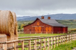 Newbarns:  Wyoming Horse Barn By Sand Creek Post And Beam