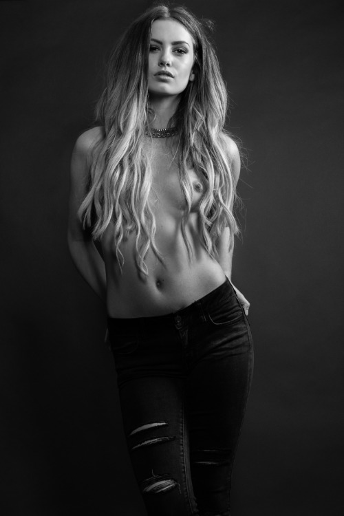 sarahnicoleharvey: Photo by Stefano Brunesci &lt;3