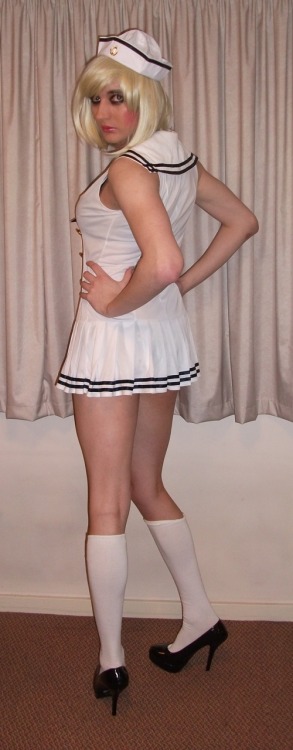 nicolebuxton: Sailer outfit - please reblog  Sweet