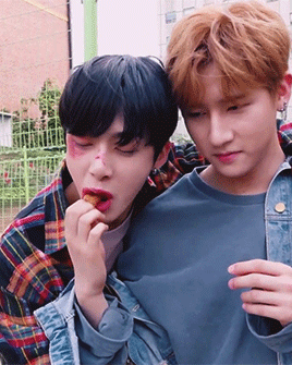 chaekkung:he’s such a tease !!