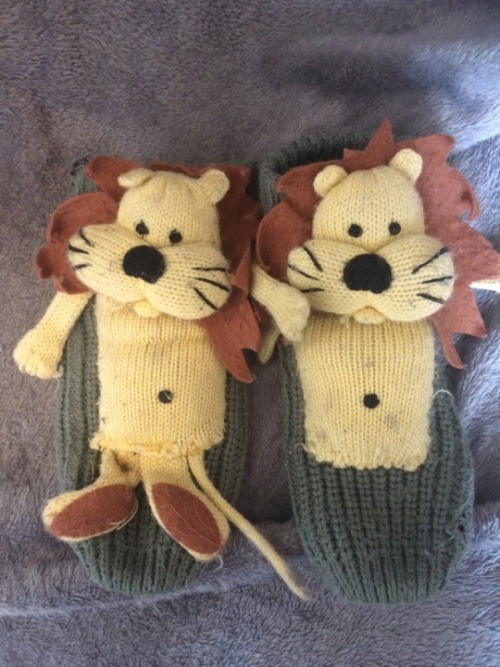crystalizedchangling:Firstly, these are the worlds cutest socks, and secondly, wahey, they’re now sl