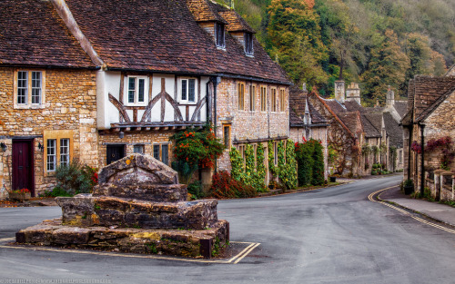 wanderologie-:  Castle Combe, Wiltshire, England (by Fragga)