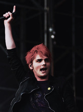 thefalloutkid: gerard way + pointing