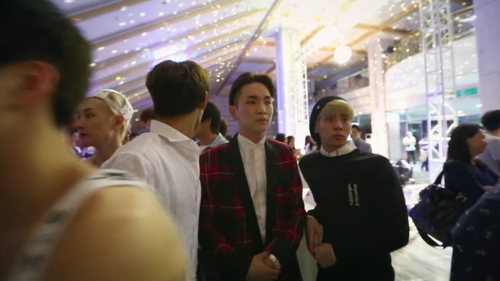 the bitchy “you can’t sit with us” energy radiating from jongkey here &gt; any