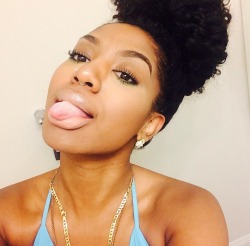 lsxcrowned:  bombshellssonly:  @wstco  http://lsxcrowned.tumblr.com 