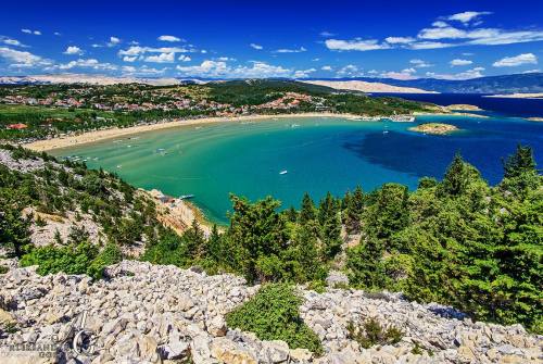 #260 Wander around San Marino beach in Lopar on Rab island on a crystal clear day before jumping int