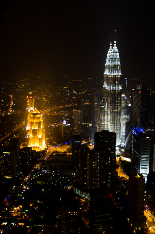 Petronas Towers - Kuala Lumpur - Malaysia (by Michael Camilleri) 