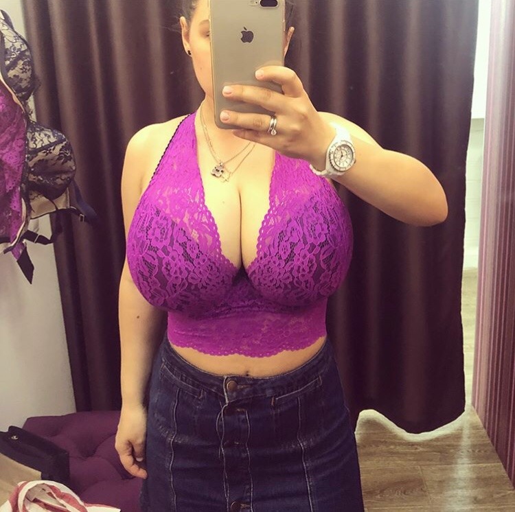 faketitslover999:  tittyfuxfr:  Stacy Vanderberg’s amazing boobies  Mega Brust