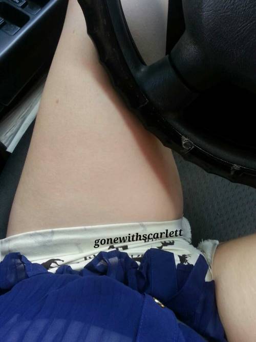 gonewithscarlett11:  I really don’t like how big my thighs are, even more when I’m stitt