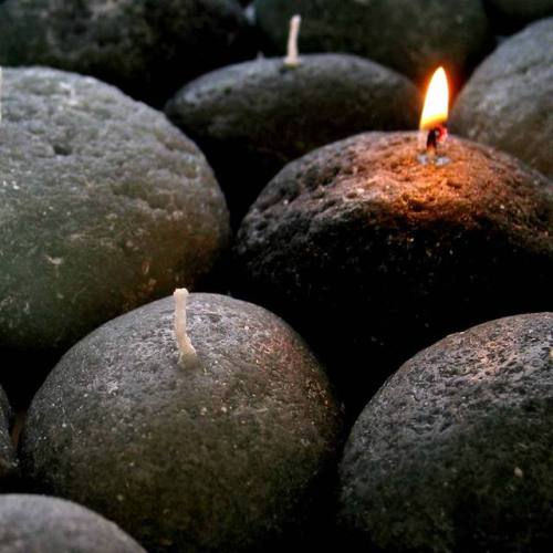elvenforestworld: Floating Pebble Candles