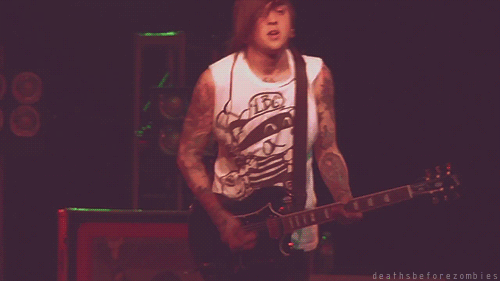 may-i-pierce-the-all-time-veil:   typical-bandrelated-url:  Tony being sexy while