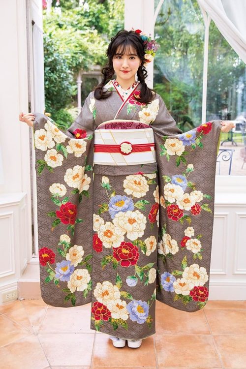 thekimonogallery:Furisode specialty store Ondine  着物♪着物♪着物が着られる♪一生物の技術ですっ着物♪着物♪着物が着られる♪私が日本の文化ですっ♪