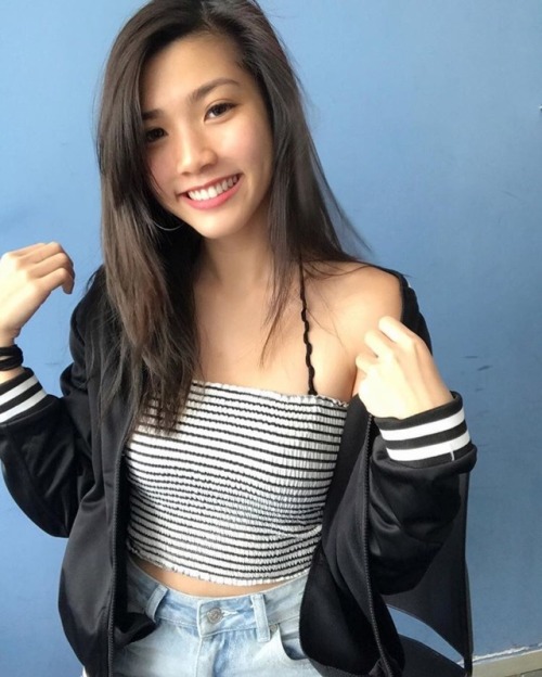 asian-teen-girl: This truly beautiful girl! What a jewel, a gem. She looks like the kind of girl th