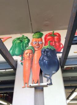 kawaii-himawari:  parasitoparadiso:    Is it me or does that pepper look like Ted Cruz 