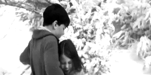 eclmunclpevensie:  the pevensies + hugs in lww