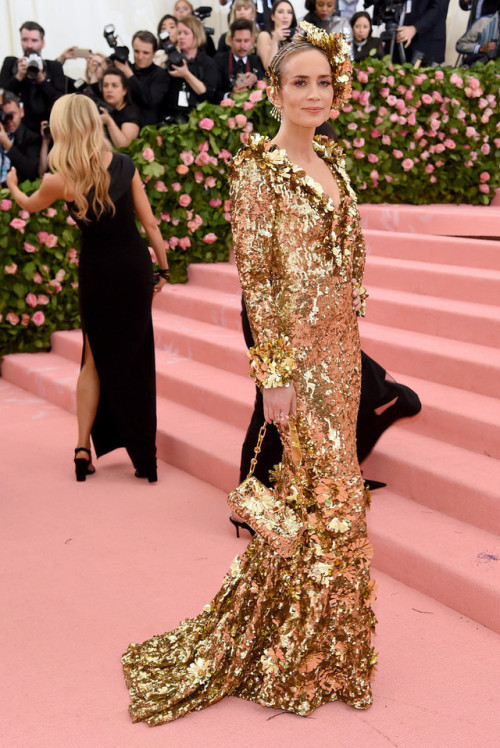 thefashioncomplex:Emily Blunt wears custom Michael Kors at the Camp: Notes on Fashion Met Gala in Ne