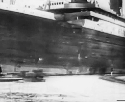 thebagginsofbagend:  The only existing footage of the RMS Titanic (x). 