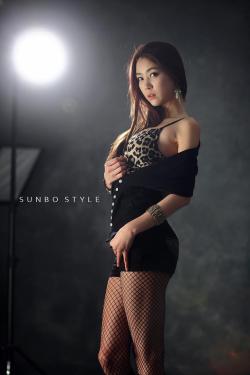 skye-net:  Sexy    For more Asian beauty follow Skye-Net