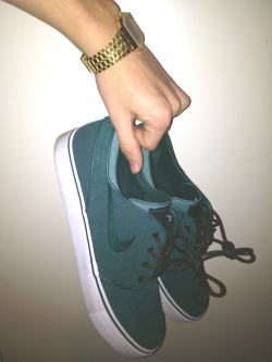 majestic-zebra:  cad3-s3nsation:  new shoes 