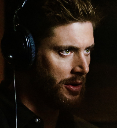 justjensenanddean: Jensen Ackles | Batman: The Long Halloween, Recording Session [x] 