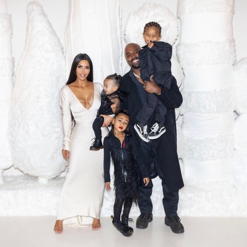 Kanye West, Kim Kardashian and their kids having fun this Christmas!