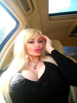 bimbosybarbies:  Vaya mujer tan maravillosa,