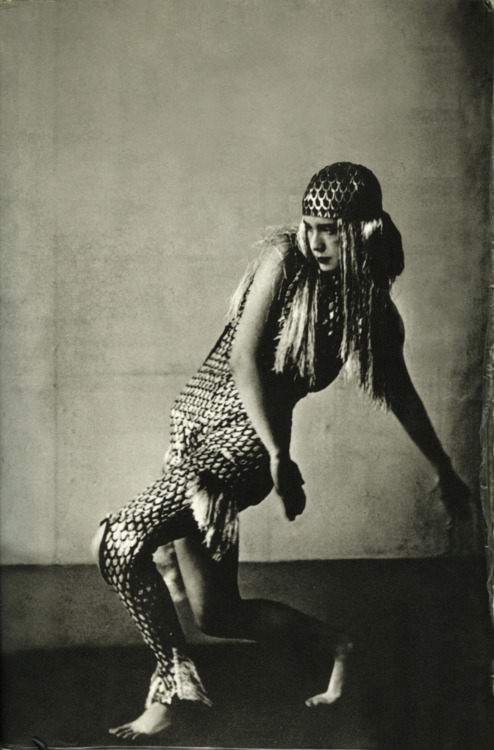 ludivine-marguerite-sereni:Lucia Joyce dancing at Bullier Ball - Paris, May 1929