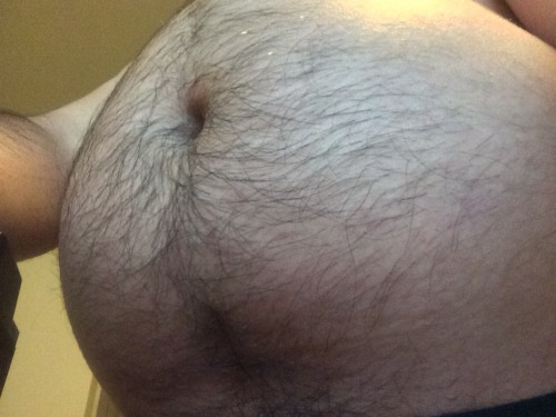 bigwolfcakebelly:  New! Larger empty belly ;3 Still looks pretty small to me though ._.