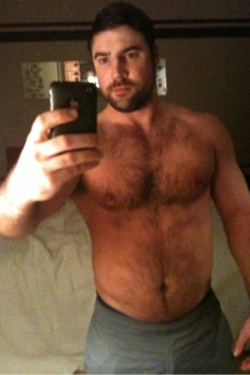 backfur:  Follow www.backfur.tumblr.com for your daily fix of HAIRY/BEEF/FURRY/DADDY